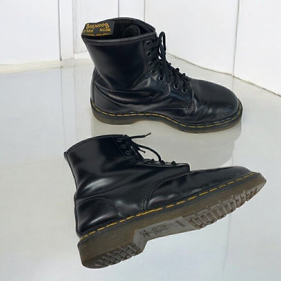 Dr. Marten's Boots Original 1460 Smooth Leather Black Men's 7 Women's 9 Unisex - Picture 6 of 12